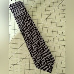 Gucci large GG silk designer tie made in Italy